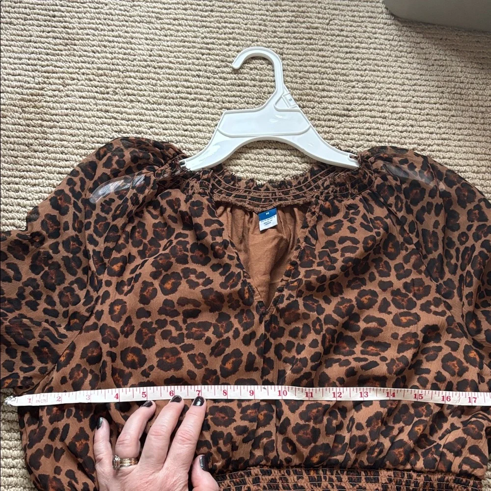 OLD NAVY LEOPARD PRINT Cocktail Lined dress. Sheer Long sleeves. Size medium - Picture 9 of 11